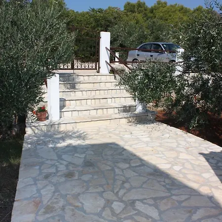 With Parking Space Maslinica, Solta - 5184 Grohote